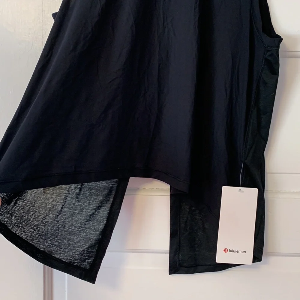 Size 8 Lululemon in the open black tank top tanktop